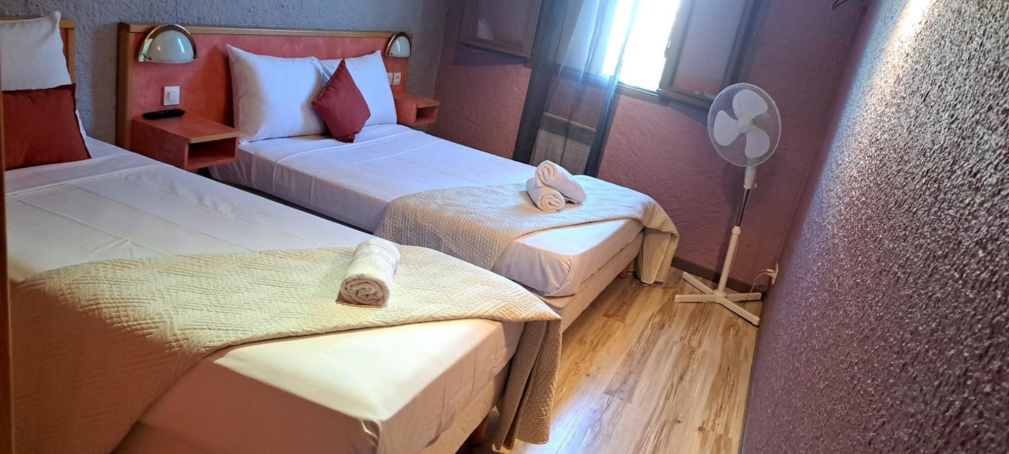 Hotel Restaurant Les Alizes Loriol Le Pouzin Eksteriør bilde